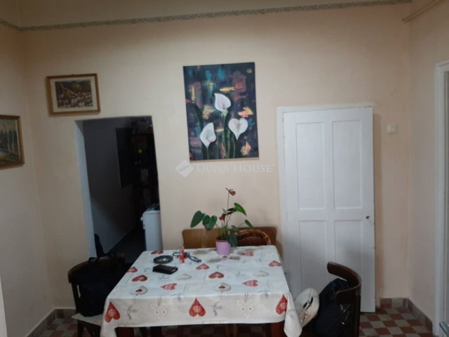 Eladó családi ház, Szabadszálláson 38 M Ft, 2 szobás
