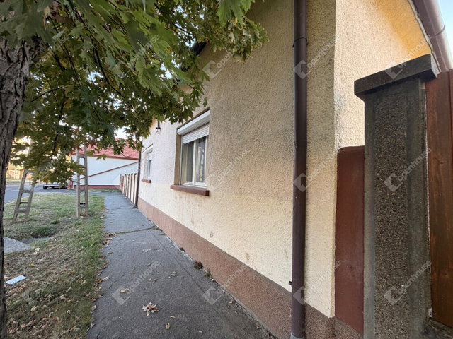 Eladó családi ház, Keszthelyen 74.9 M Ft, 2 szobás