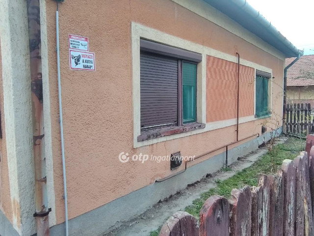 Eladó családi ház, Komádiban 15 M Ft, 2+1 szobás