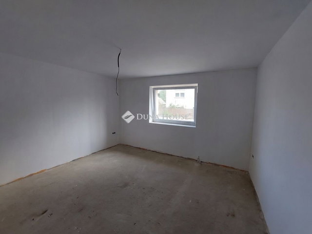 Eladó családi ház, Daruszentmiklóson 32 M Ft, 3 szobás