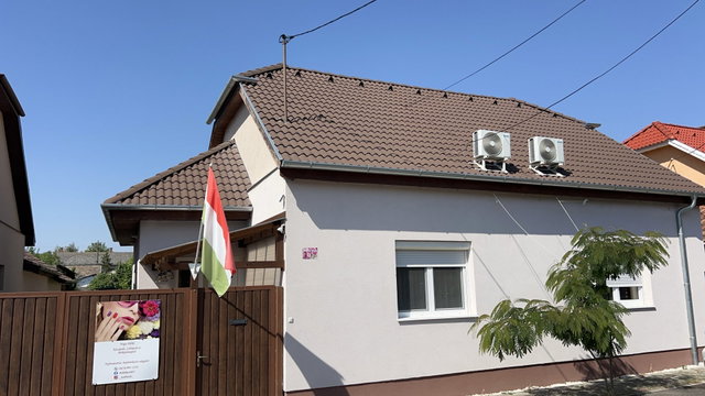 Eladó családi ház, Makón, Ibolya utcában 92 M Ft, 5 szobás