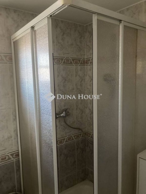 6 bed · 281m² · 199.000.000 ft