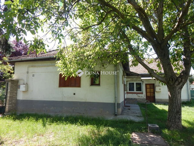 Eladó családi ház, Enyingen 60 M Ft, 4 szobás