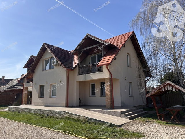 Eladó családi ház, Cserkeszőlőn 85 M Ft, 6 szobás