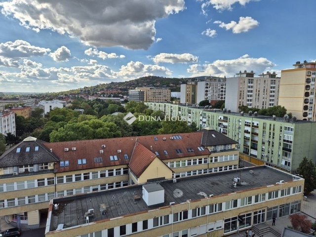 Eladó panellakás, Pécsett 49.9 M Ft, 2 szobás