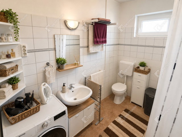 Eladó családi ház, Rezin 42.5 M Ft, 2 szobás