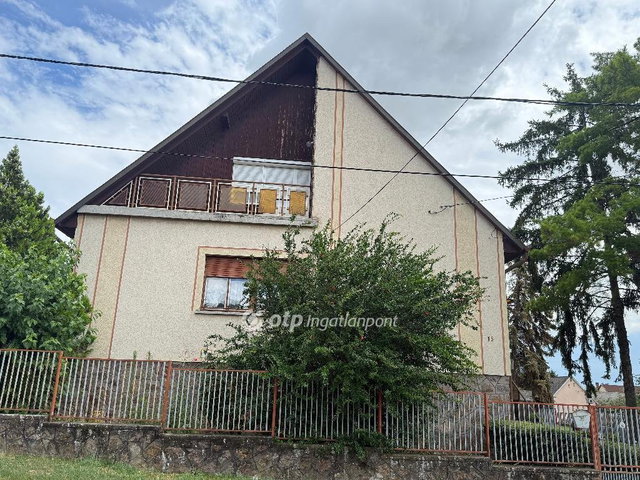 Eladó családi ház, Geresdlakon 44.9 M Ft, 4+1 szobás