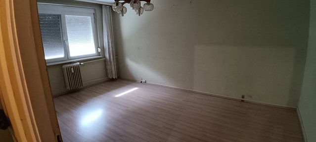 Eladó panellakás, Szegeden, Lugas utcában 34 M Ft, 1+1 szobás