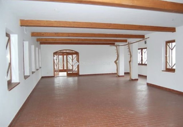 Eladó üzlethelyiség, Fertőszentmiklóson 129 M Ft, 1 szobás