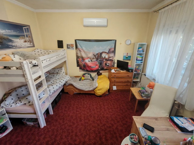 Eladó családi ház, Szegeden 74.999 M Ft, 3 szobás