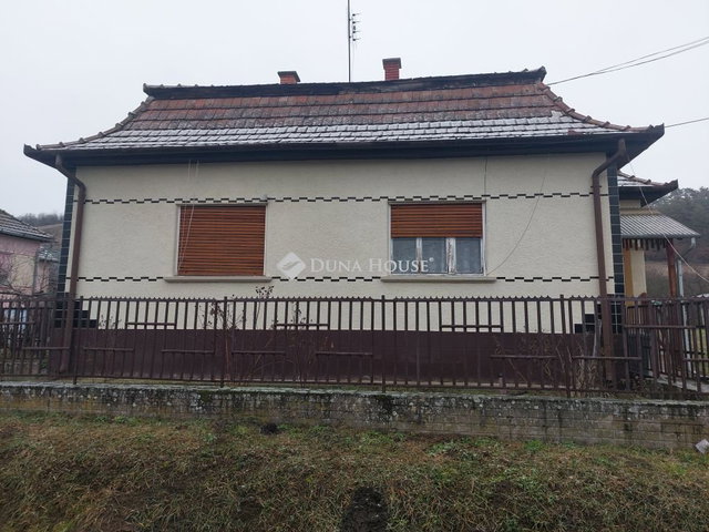 Eladó családi ház, Nagylócon 23.99 M Ft, 3 szobás