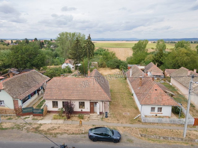 Eladó családi ház, Tereskén 10.5 M Ft, 2+1 szobás