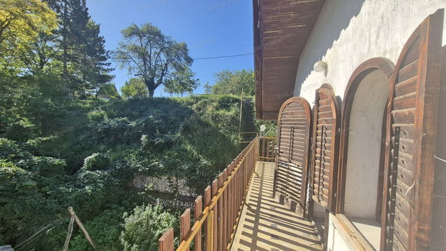 Eladó családi ház, Győrújbaráton 48.99 M Ft, 3 szobás