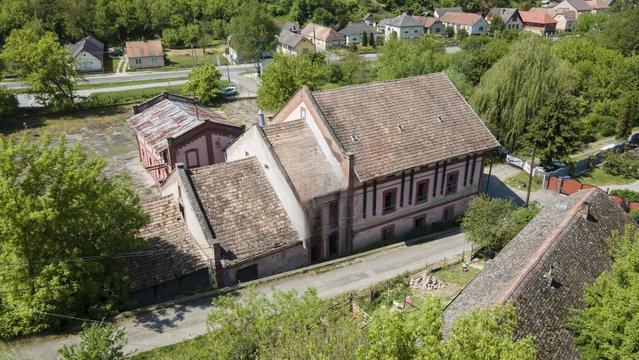 Eladó ipari ingatlan, Hőgyészen 70 M Ft / költözzbe.hu