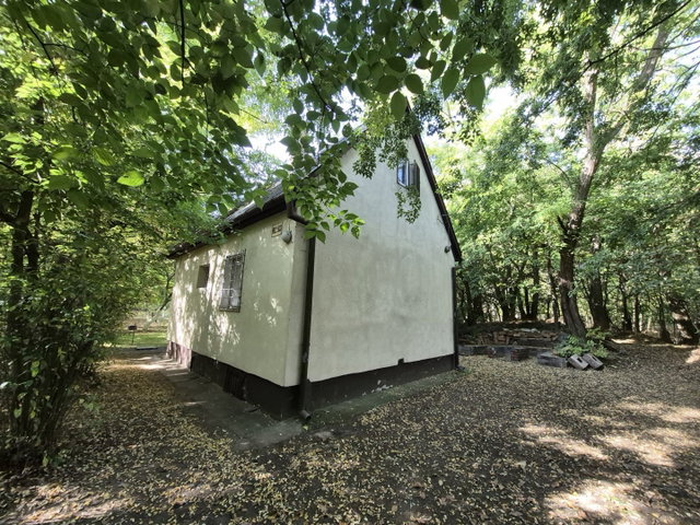 Eladó családi ház, Pilisen 16.5 M Ft, 2 szobás