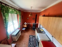 Eladó családi ház, Jászberényben 24.4 M Ft, 2 szobás