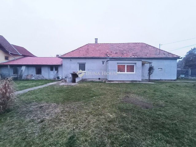 Eladó családi ház, Tolnán 38.5 M Ft, 2 szobás