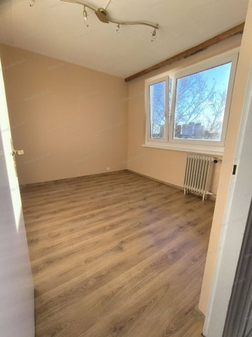 Eladó panellakás, Győrött 47.5 M Ft, 2+1 szobás