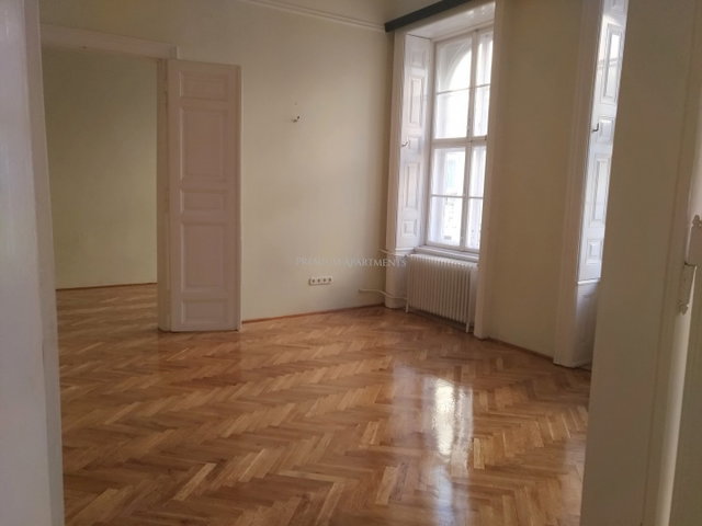 Kiadó téglalakás, albérlet, V. kerületben, Nádor utcában