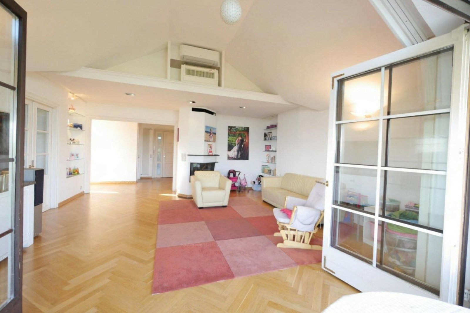 5 bed · 141m² · 890.000 ft