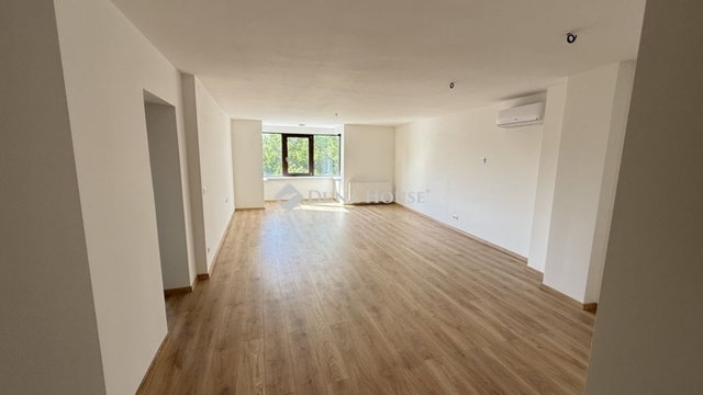 Eladó téglalakás, Budapesten, VI. kerületben 124 M Ft, 3 szobás