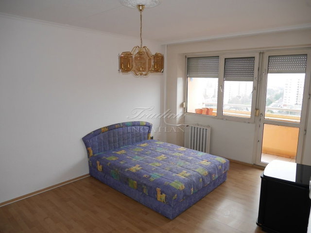 Kiadó panellakás, albérlet, Győrött 190 E Ft / hó, 3 szobás