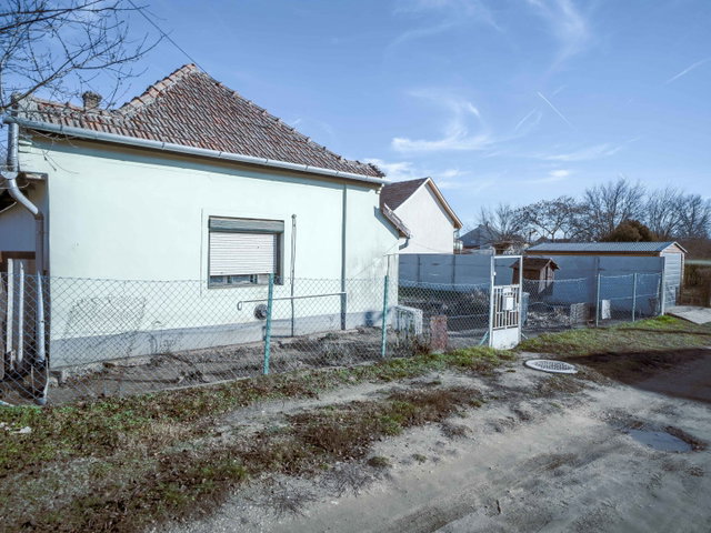 Eladó családi ház, Vajtán 5 M Ft, 2 szobás