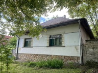 Eladó családi ház, Bakonykútiban 60 M Ft, 3 szobás