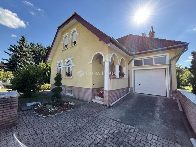 Eladó családi ház, Szombathelyen 148 M Ft, 5+1 szobás