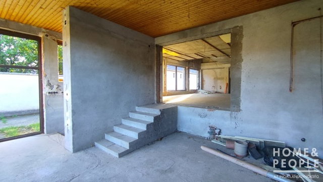 Eladó családi ház, Makón 85 M Ft, 10 szobás