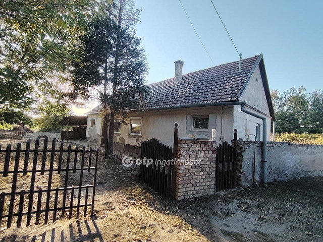 Eladó családi ház, Kecelen 11.99 M Ft, 2+1 szobás