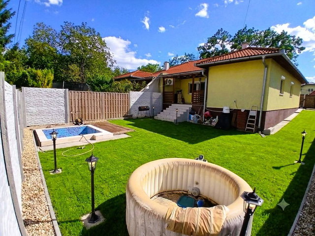 Eladó ikerház, Szigetszentmiklóson 89.9 M Ft, 4 szobás