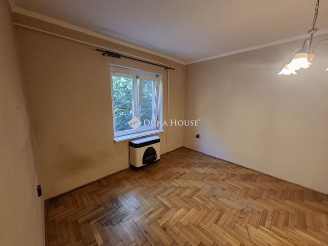 Eladó téglalakás, Budapesten, III. kerületben 105 M Ft, 3 szobás