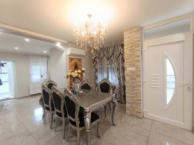 Eladó családi ház, Pécsett, Barátság utcában 84.9 M Ft