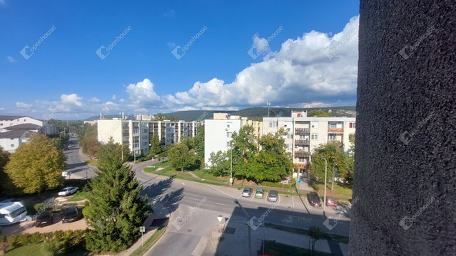 Eladó téglalakás, Tatabányán 45.9 M Ft, 2 szobás