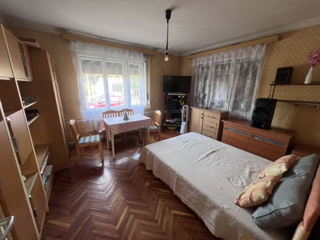 Eladó családi ház, Szarvason 28.5 M Ft, 3 szobás