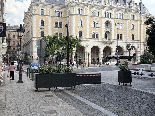 Eladó üzlethelyiség, Budapesten, VI. kerületben, Hajós utcában