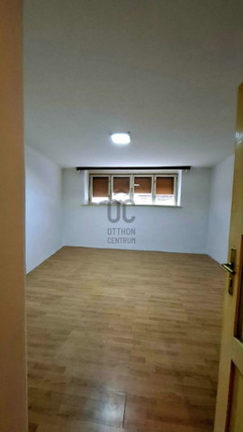 Eladó téglalakás, Pécsett 25.99 M Ft, 1 szobás
