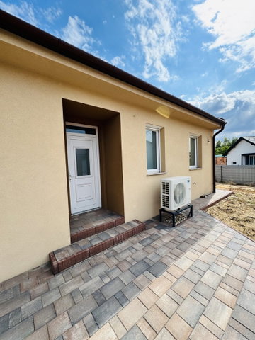 Eladó családi ház, Vácrátóton 105 M Ft, 5 szobás
