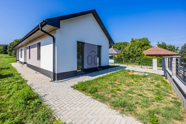 Eladó családi ház, Szántódon 119 M Ft, 4 szobás