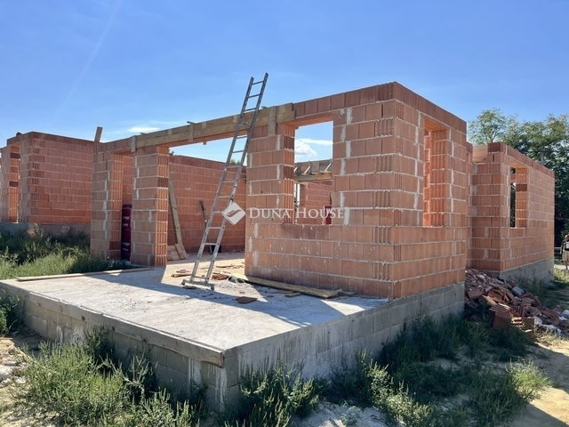 Eladó családi ház, Őrbottyánban 97.5 M Ft, 4 szobás