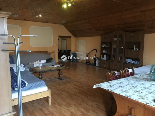 Eladó családi ház, Nagyvenyimen 90 M Ft, 3 szobás