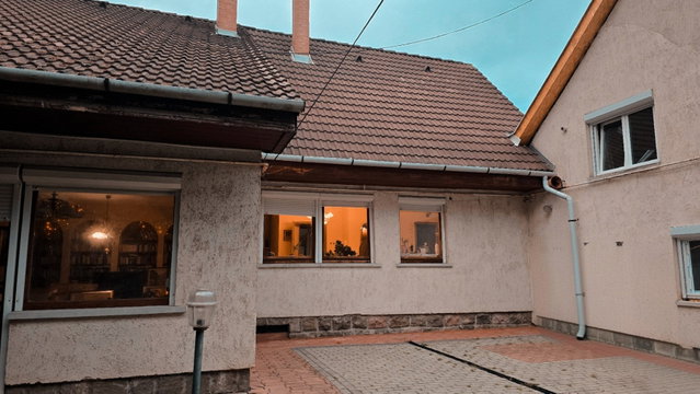 Eladó családi ház, Szentendrén 119 M Ft, 5+2 szobás
