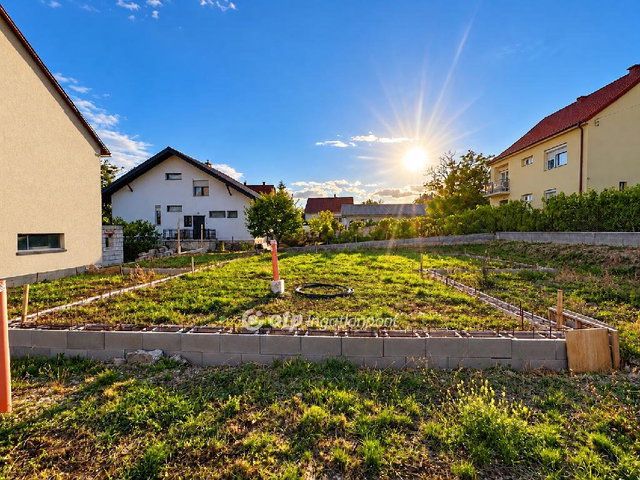 Eladó telek, Várpalotán 25.9 M Ft / költözzbe.hu