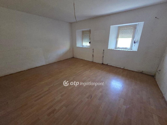 Eladó téglalakás, Kiskunlacházán 20.99 M Ft, 2 szobás