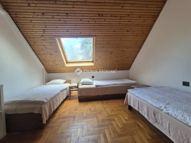 Eladó nyaraló, Zamárdiban 139.7 M Ft, 8 szobás