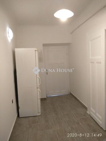 Eladó téglalakás, Budapesten, X. kerületben 32 M Ft, 1+1 szobás
