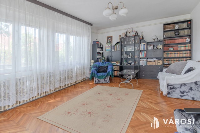 Eladó családi ház, Szegeden 99 M Ft, 6 szobás