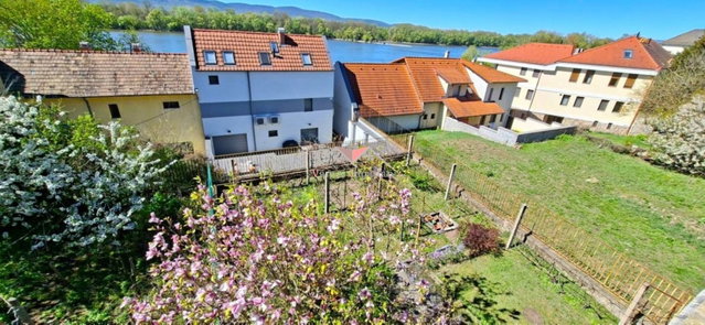 Eladó családi ház, Vácon 115 M Ft, 5+1 szobás