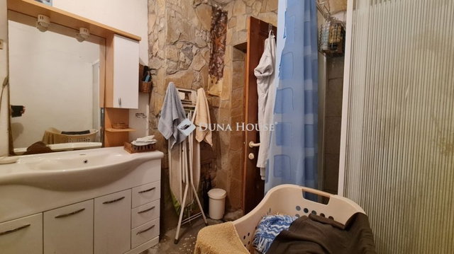 Eladó családi ház, Szellőn 49.9 M Ft, 5 szobás